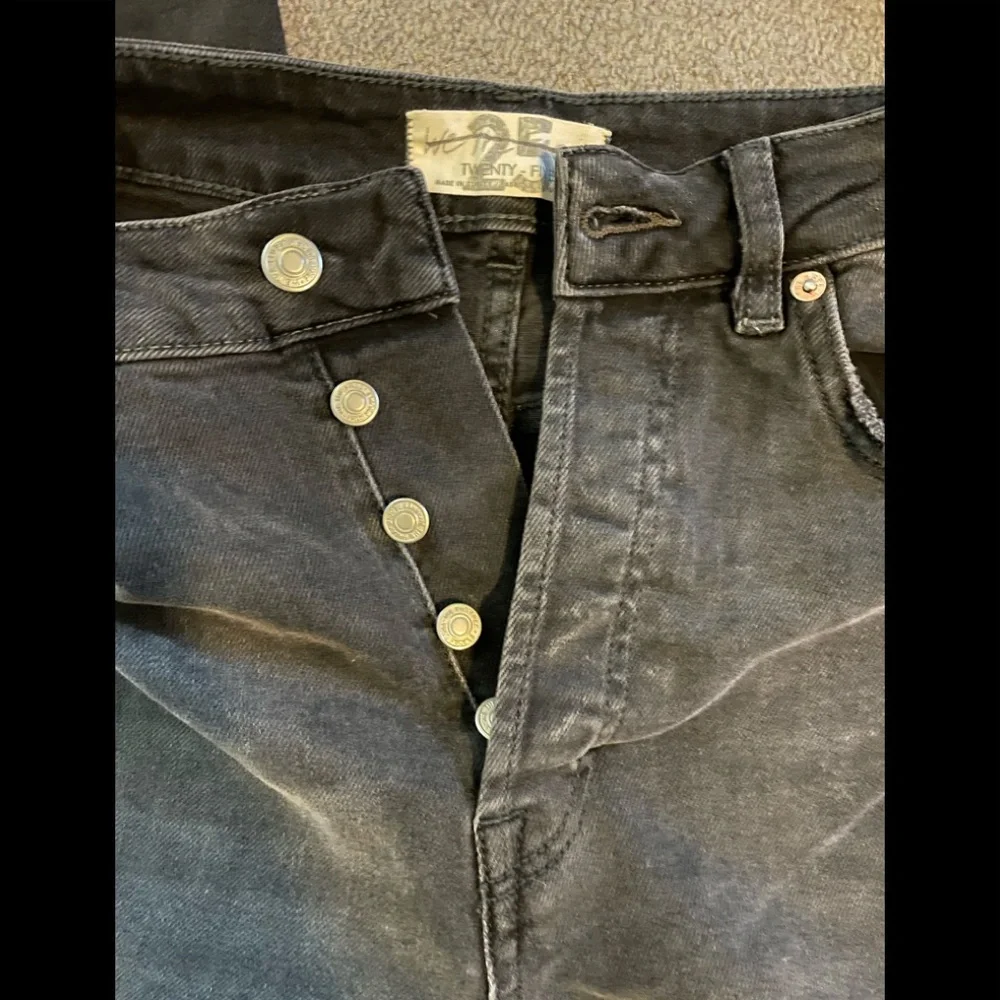 We The Free Button Fly Distress Stella Skinny Jean - Picture 4 of 8